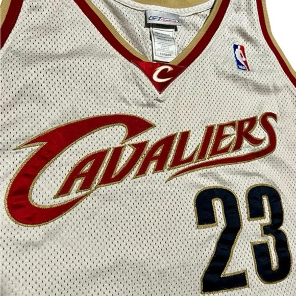 Lebron James Cleveland Cavaliers '00s Vintage Reebok Embroidered Jersey - Picture 3 of 6